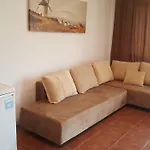 Trakia بيت ضيافة 4*