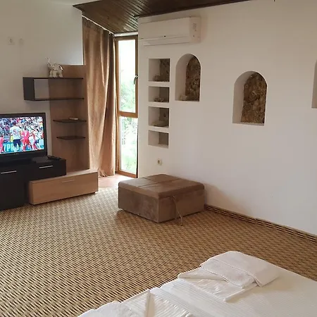Πανσιόν Trakia 4*